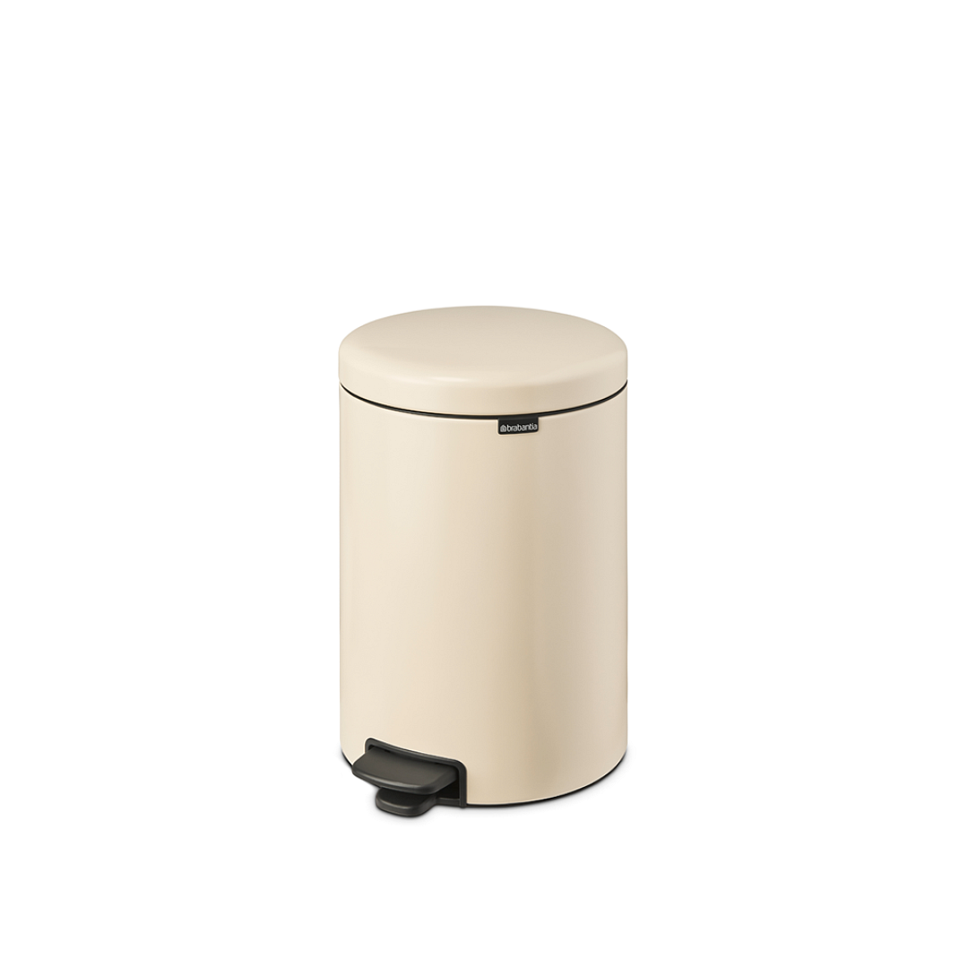 NewIcon Pedal Bin, 20L Soft Beige 8710755149948 Brabantia 96dpi 1000x1000px 7 NR 27492