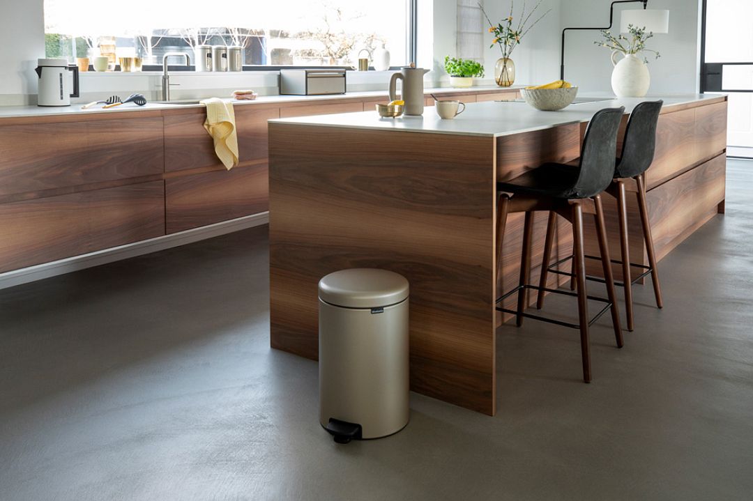 Pedal Bin newIcon, 20L Champagne 8710755304460 Brabantia 96dpi 1000x666px 7 NR 20339