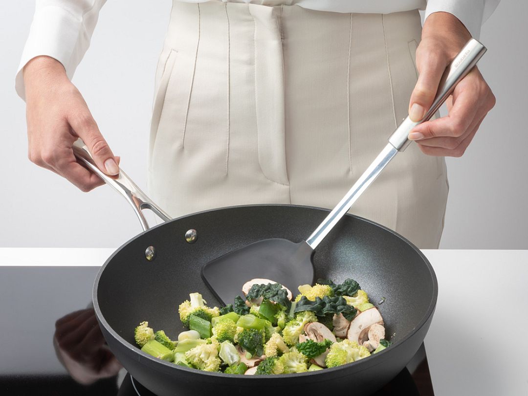 Wok Spatula, Silicone Profile 8710755137549 Brabantia 96dpi 1000x750px 7 NR 23096