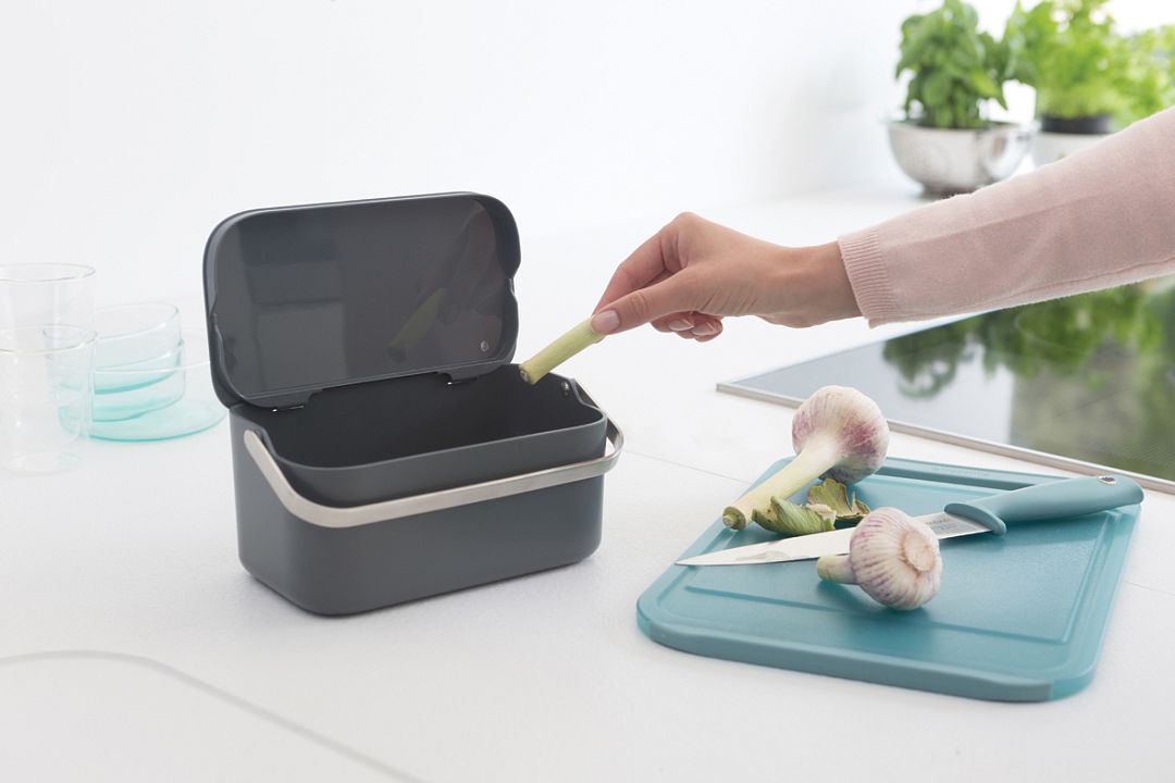 Food Waste Caddy Dark Grey 8710755117541 Brabantia 1181x787px E NR 12673