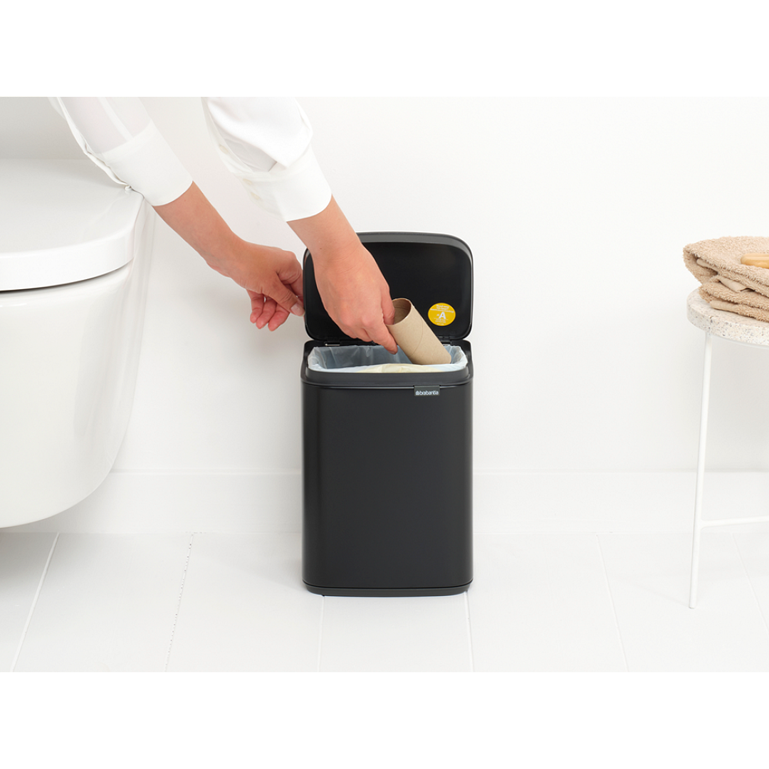 Bo Waste Bin, 4L Matt Black 8710755222481 Brabantia 96dpi 1000x1000px 7 NR 30294