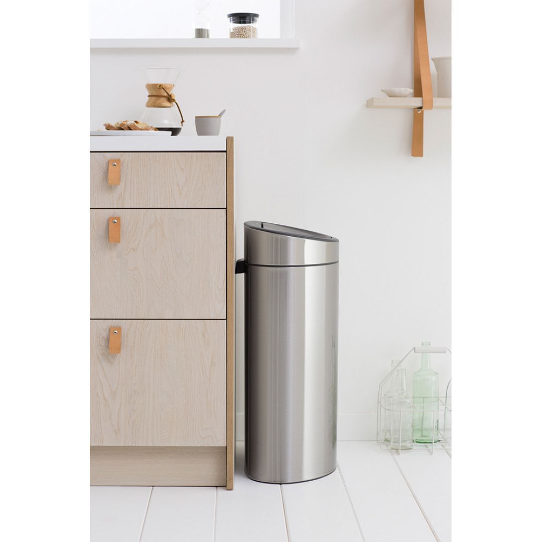 Touch Bin New, 40L Matt Steel 8710755114823 Brabantia 96dpi 1000x1000px 7 NR 13303