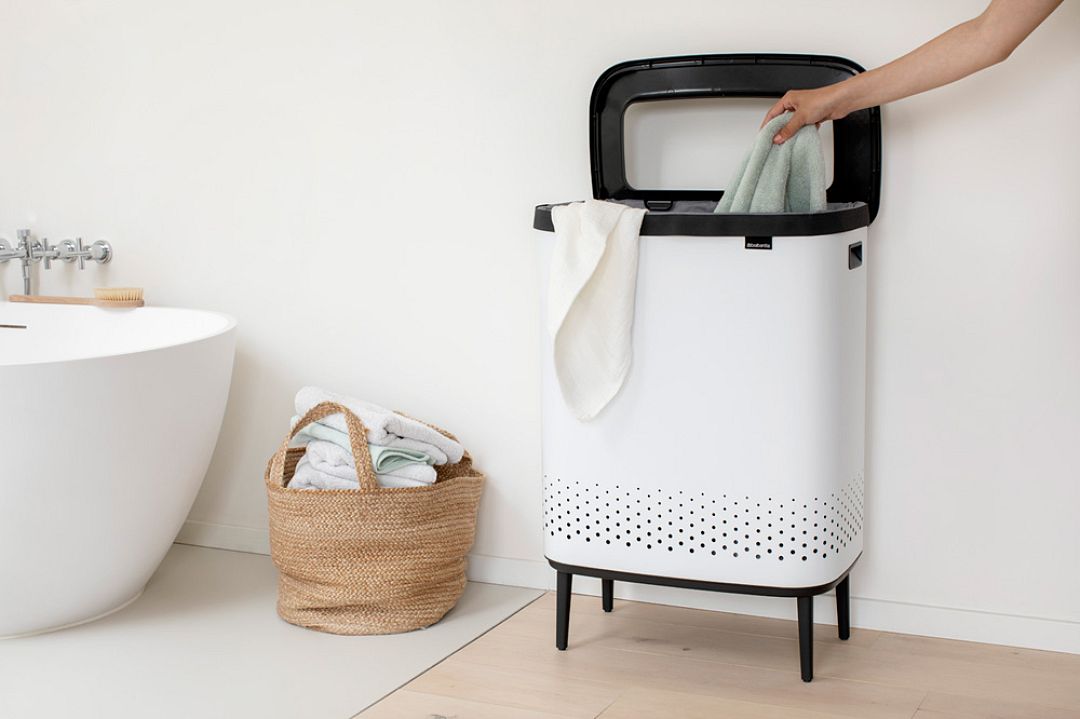 Bo Laundry Bin Hi, 2 x 45L, Plastic Lid White 8710755200540 Brabantia 96dpi 1000x666px 7 NR 22461