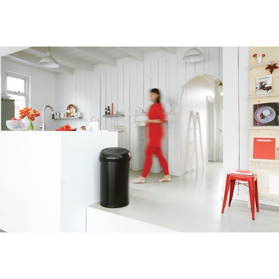 Touch Bin, 60L Matt Black 8710755402562 Brabantia 1000x1000px 7 NR 4648