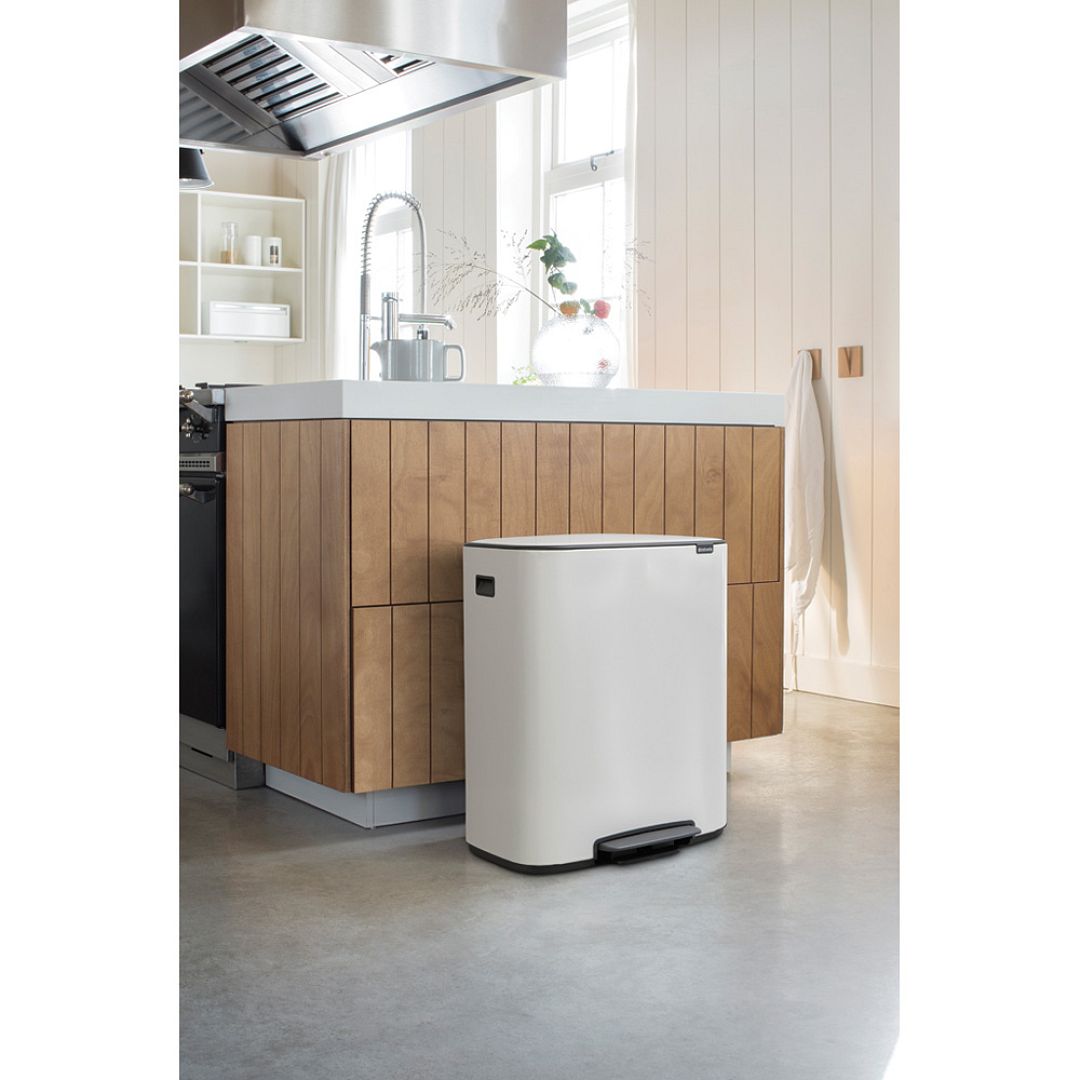 Bo Pedal Bin, 60L White 8710755211300 Brabantia 96dpi 1000x1000px 7 NR 17126 (1)