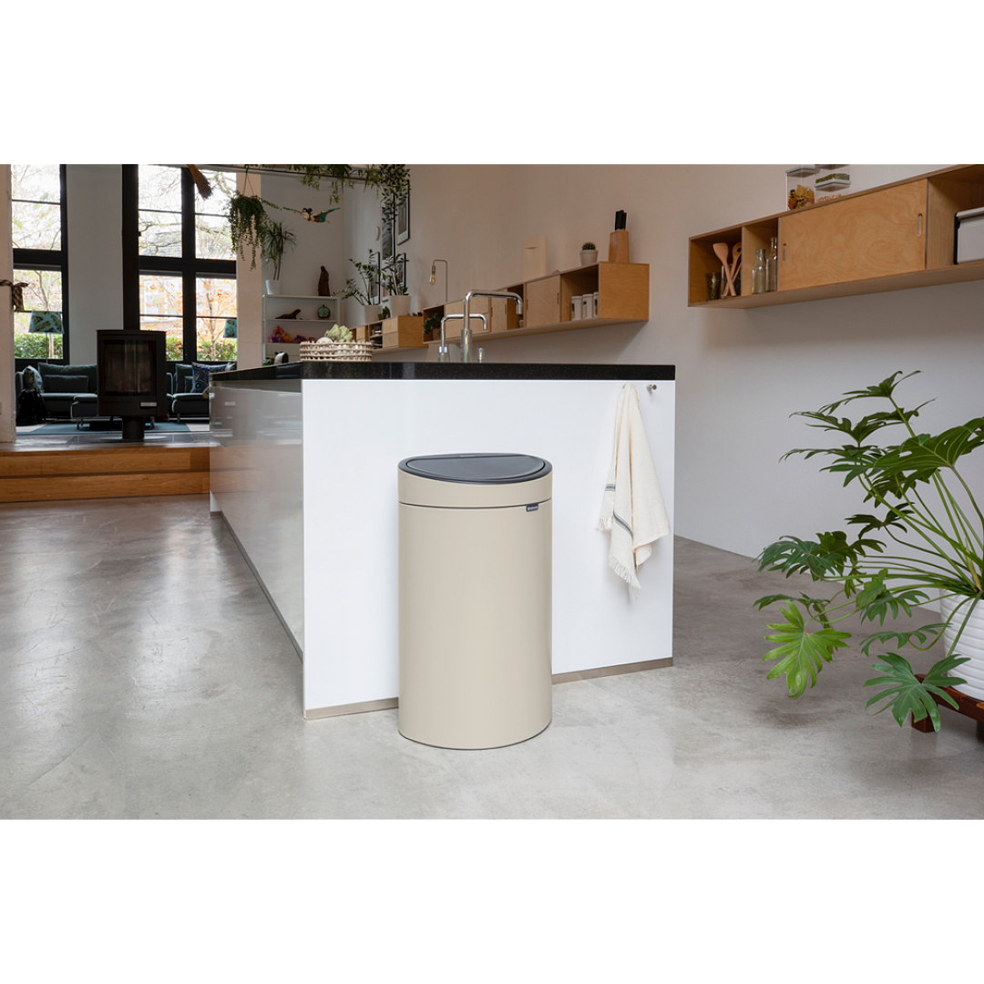 Touch Bin New, 40L Soft Beige 8710755200748 Brabantia 96dpi 1000x1000px 7 NR 28127