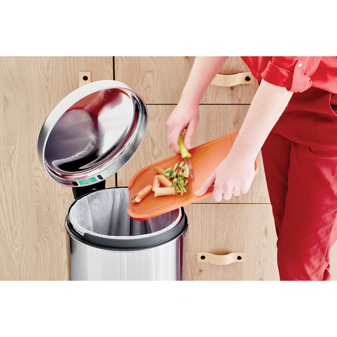 Pedal Bin newIcon, 30L Matt Steel Fingerprint Proof 8710755111822 Brabantia 1000x1000px 7 NR 2787