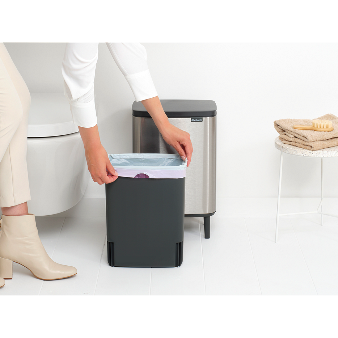 Bo Waste Bin Hi, 12L Matt Steel Fingerprint Proof 8710755227264 Brabantia 96dpi 1000x1000px 7 NR 30474