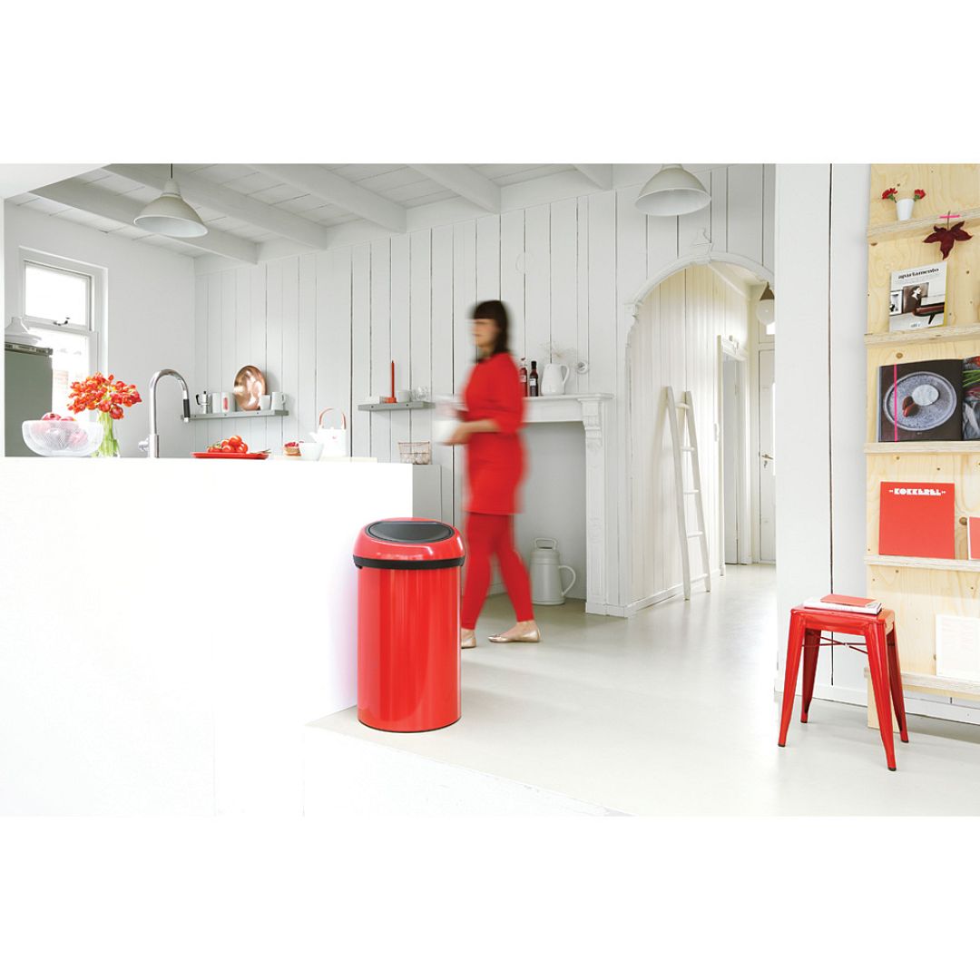 Touch Bin, 60L Passion Red 8710755402487 Brabantia 1000x1000px 7 NR 4640