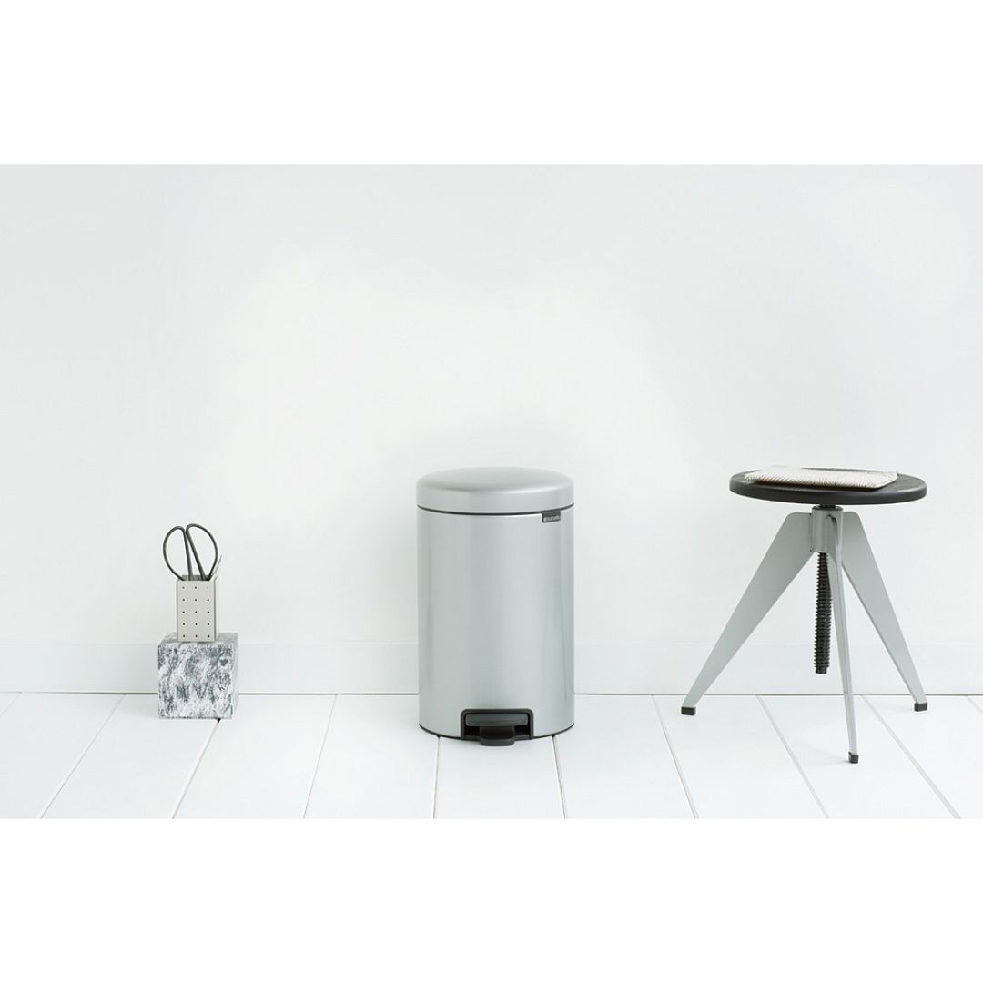 Pedal Bin newIcon, 12L Metallic Grey 8710755113680 Brabantia 1000x1000px 7 NR 2867