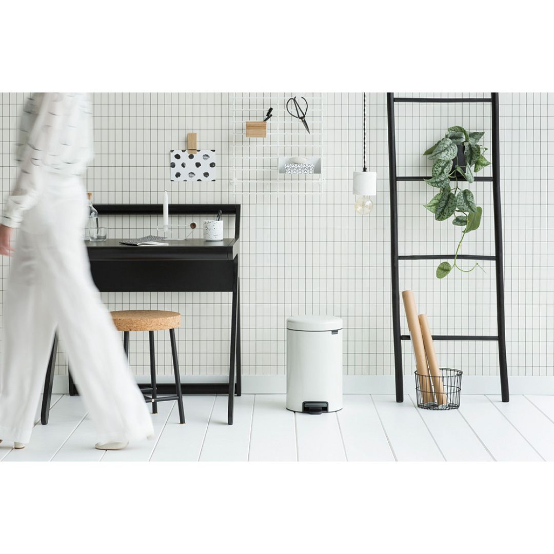 Pedal Bin newIcon, 12L White 8710755113864 Brabantia 1000x1000px 7 NR 8099