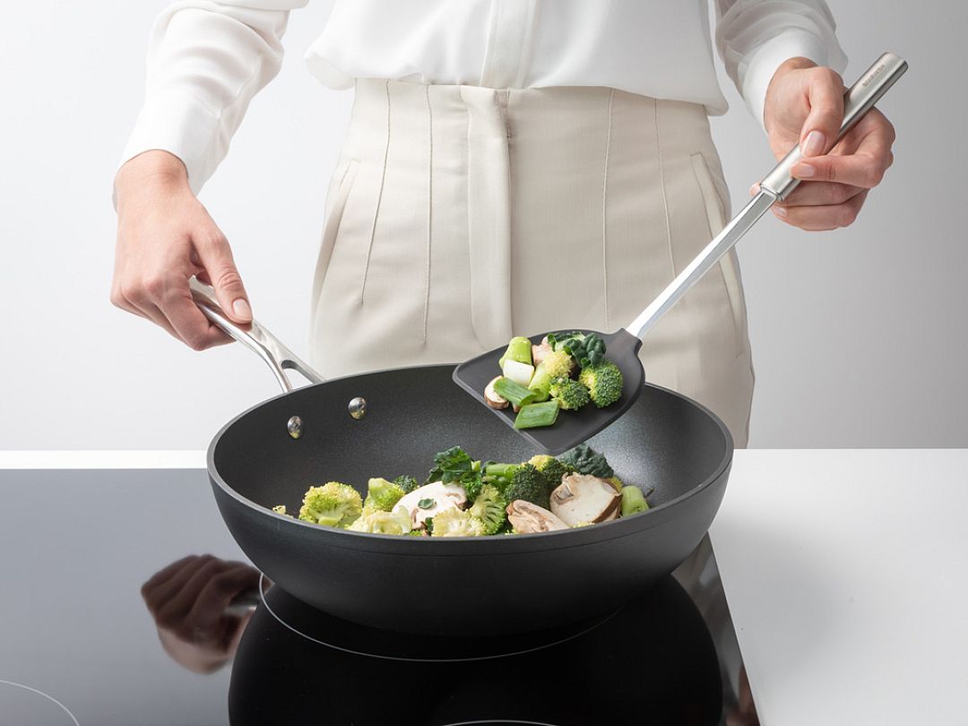 Wok Spatula, Silicone Profile 8710755137549 Brabantia 96dpi 1000x750px 7 NR 23095