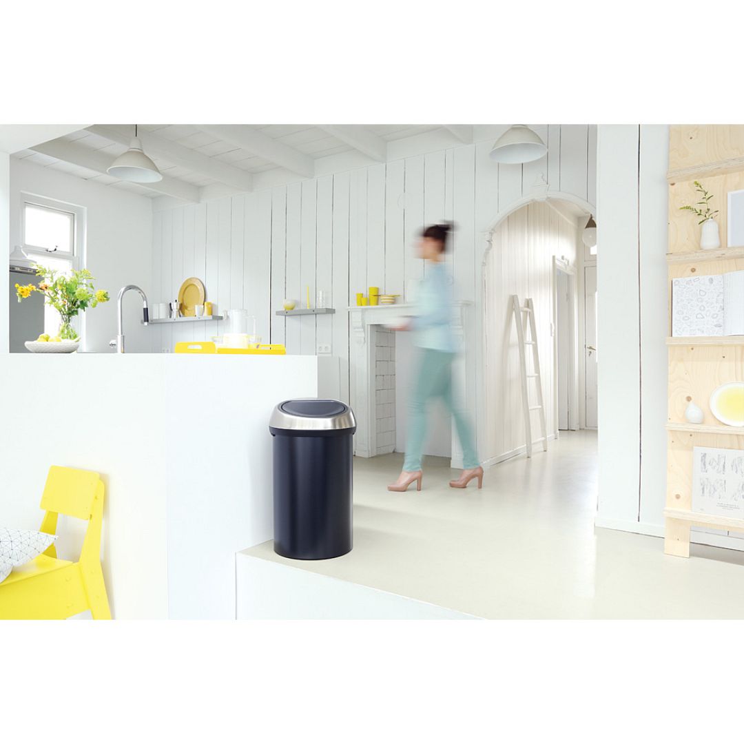 Touch Bin, 60L Matt Black 8710755402548 Brabantia 1000x1000px 7 NR 4643