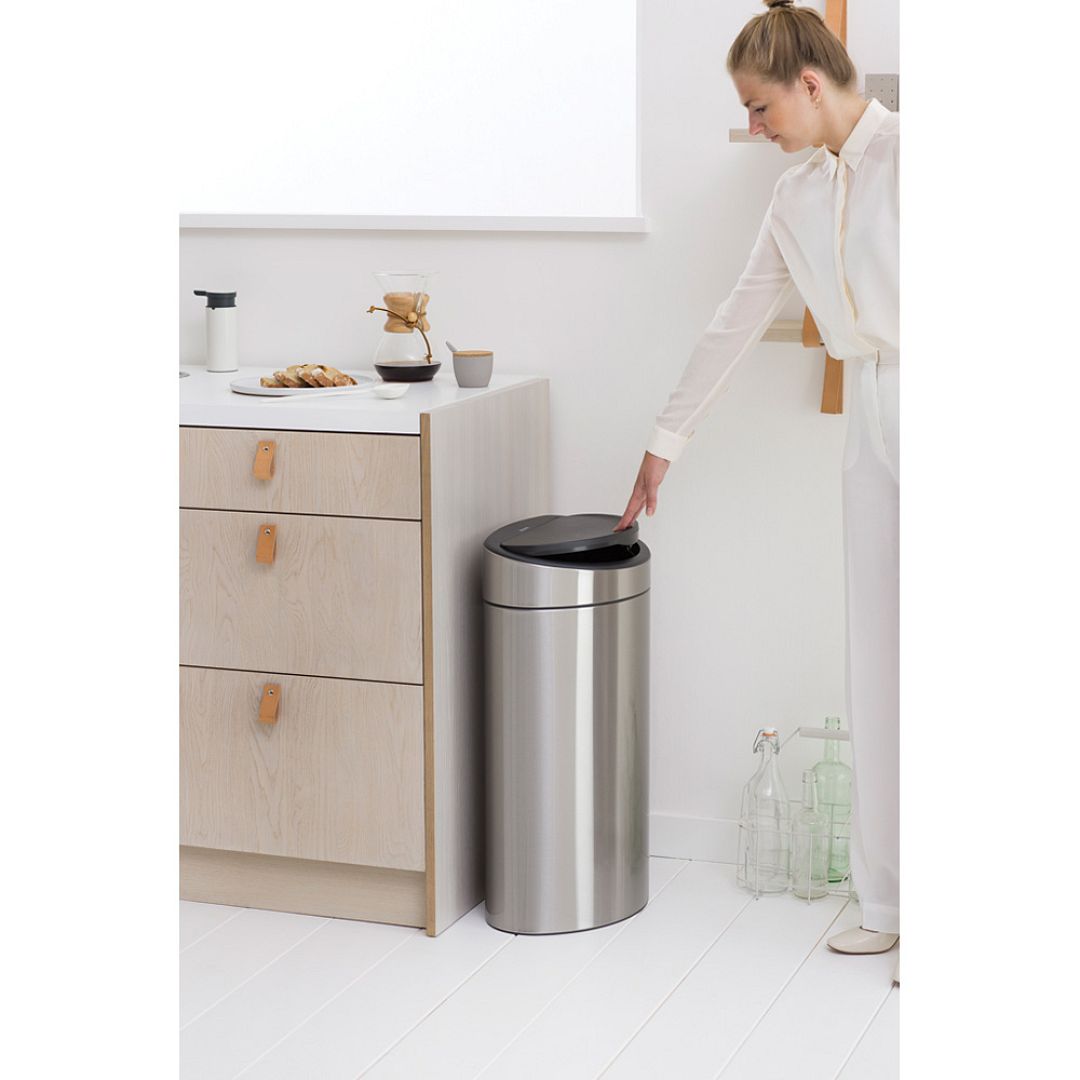 Touch Bin New, 40L Matt Steel 8710755114823 Brabantia 96dpi 1000x1000px 7 NR 13313