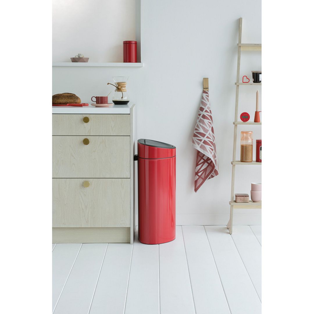 Touch Bin New, 40L Passion Red 8710755114960 Brabantia 1000x1000px 7 NR 11087