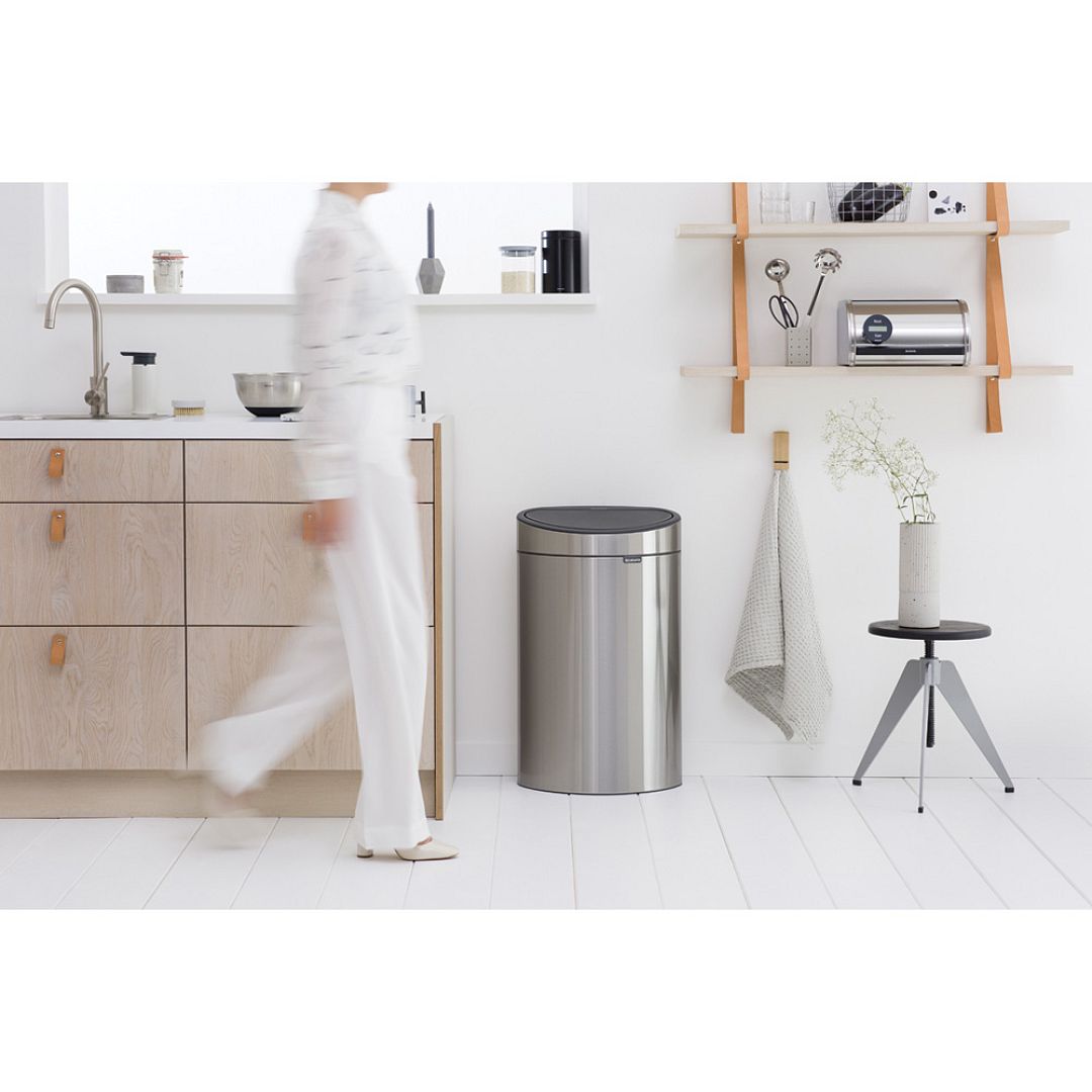 Touch Bin New, 40L Matt Steel 8710755114823 Brabantia 96dpi 1000x1000px 7 NR 13302