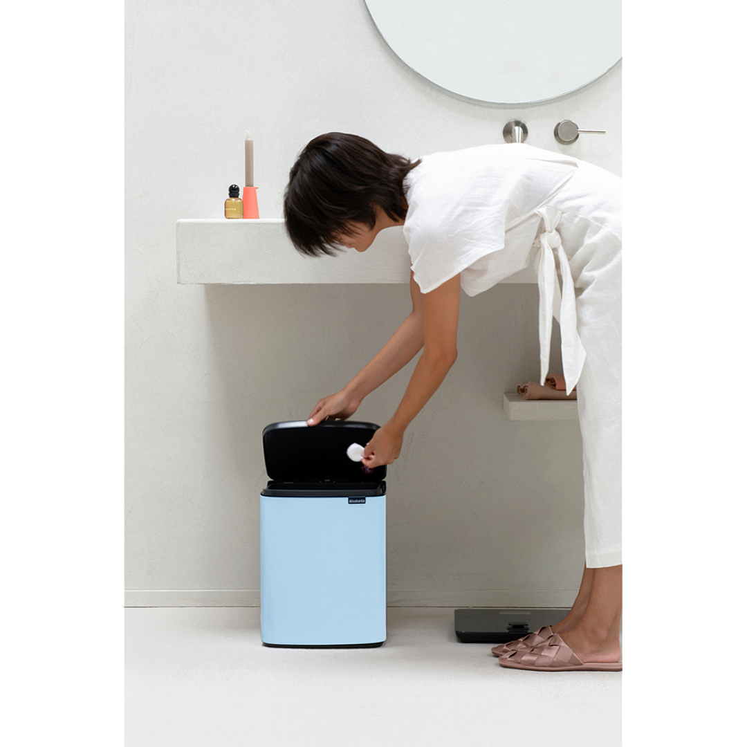 Bo Waste Bin, 12L Dreamy Blue 8710755223563 Brabantia 96dpi 1000x1000px 7 NR 30627