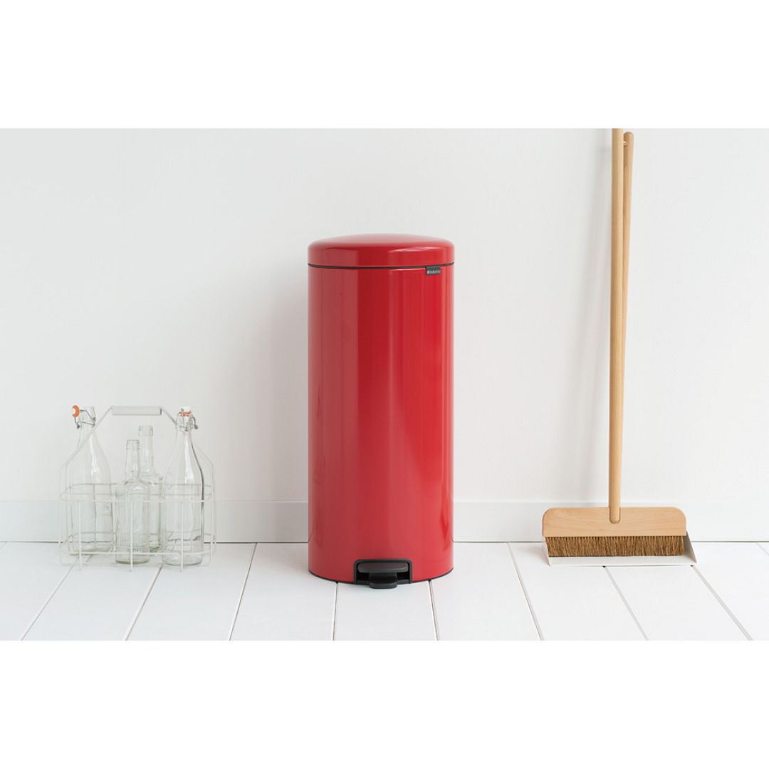 Pedal Bin newIcon, 30L Passion Red 8710755111808 Brabantia 1000x1000px 7 NR 2776