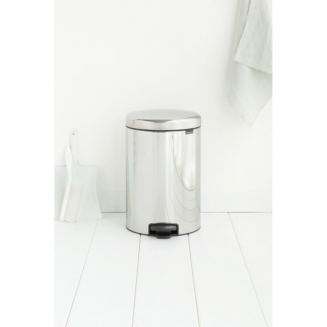 113987 114267 Pedal Bin New Icon 20L Brilliant Steel Mood 01 1000x1000px 7 NR 2881