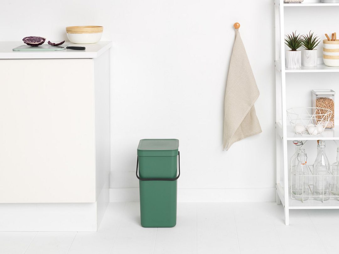 Sort & Go Waste Bin, 16L Fir Green 8710755129827 Brabantia 96dpi 1000x750px 7 NR 21348