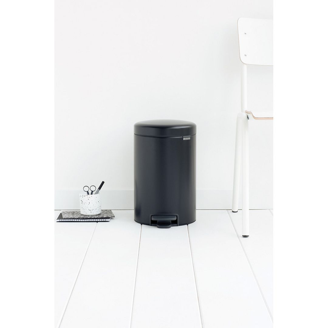 Pedal Bin newIcon, 12L Matt Black 8710755113741 Brabantia 1000x1000px 7 NR 2868