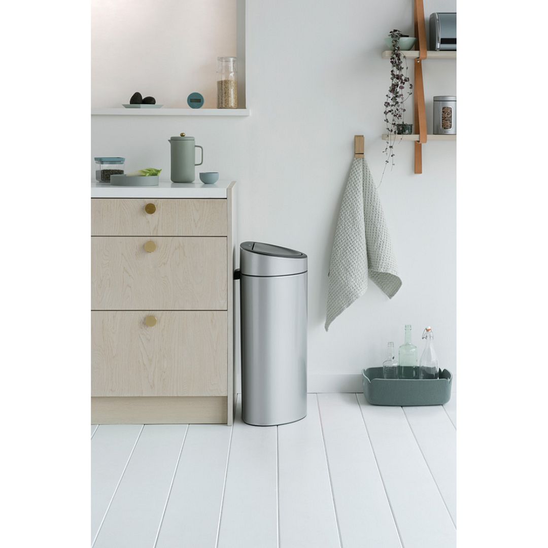 Touch Bin New, 40L Metallic Grey 8710755114922 Brabantia 1000x1000px 7 NR 11083