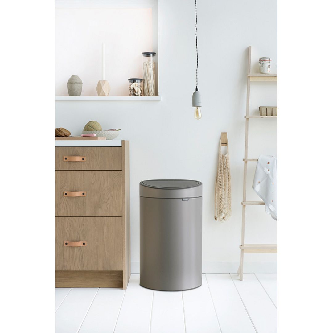 Touch Bin New, 40L Platinum 8710755114908 Brabantia 96dpi 1000x1000px 7 NR 13334