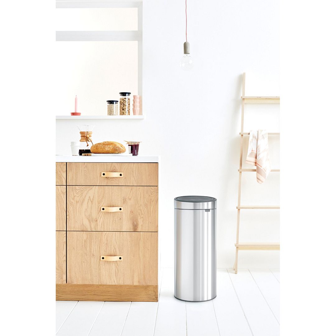 Touch Bin New, 30L Matt Steel 8710755115349 Brabantia 96dpi 1000x1000px 7 NR 13391