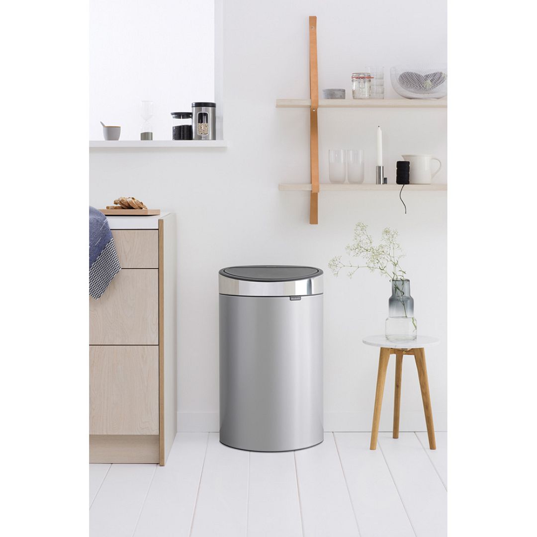 Touch Bin New, 40L Metallic Grey 8710755114861 Brabantia 96dpi 1000x1000px 7 NR 13326