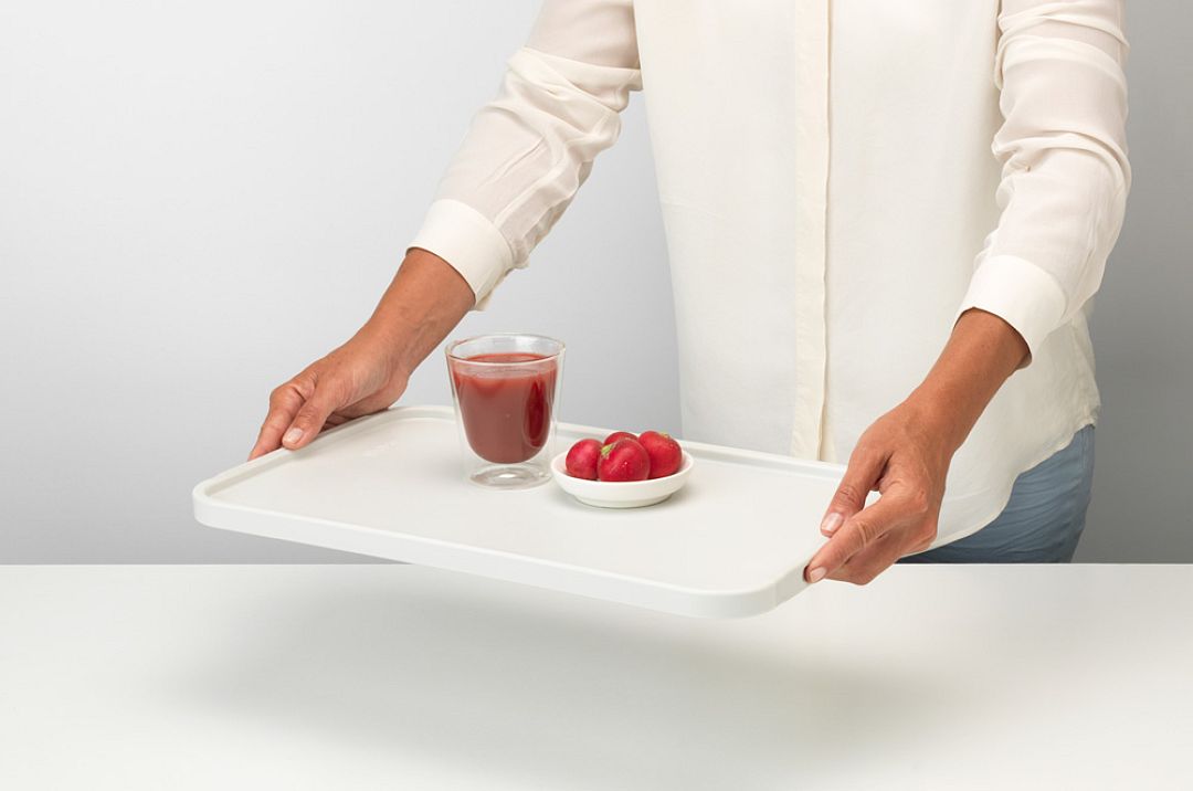 Chopping Board plus Serving Tray, TASTY+ Light Grey 8710755123146 Brabantia 96dpi 1000x663px 7 NR 17709