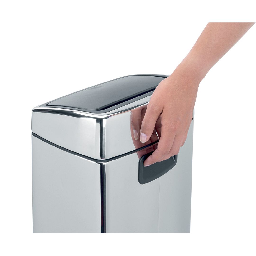 Touch Bin, 10L Brilliant Steel 8710755477201 Brabantia 1000x1000px 7 NR 5354