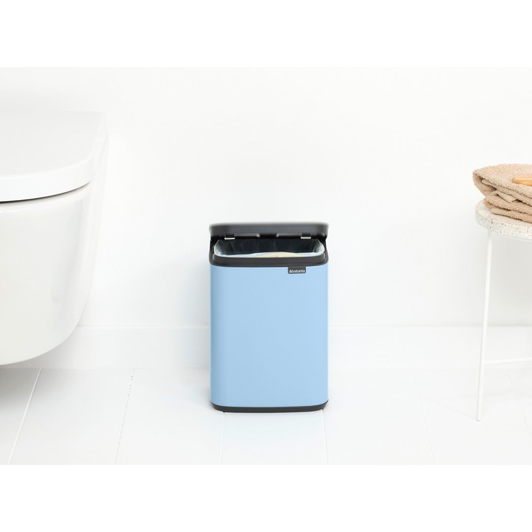 Bo Waste Bin, 4L Dreamy Blue 8710755224003 Brabantia 96dpi 1000x1000px 7 NR 30388