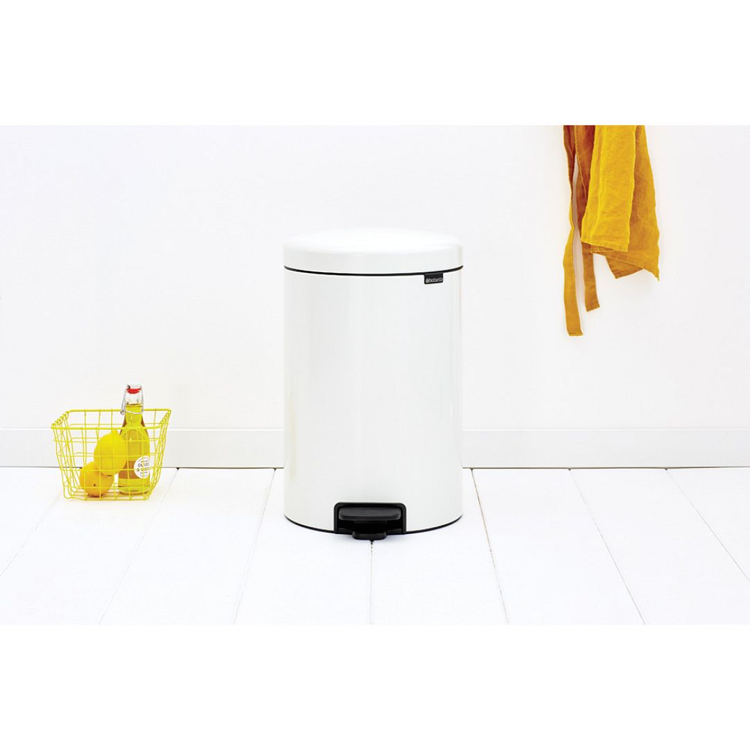 Pedal Bin newIcon, 20L White 8710755111846 Brabantia 1000x1000px 7 NR 2796