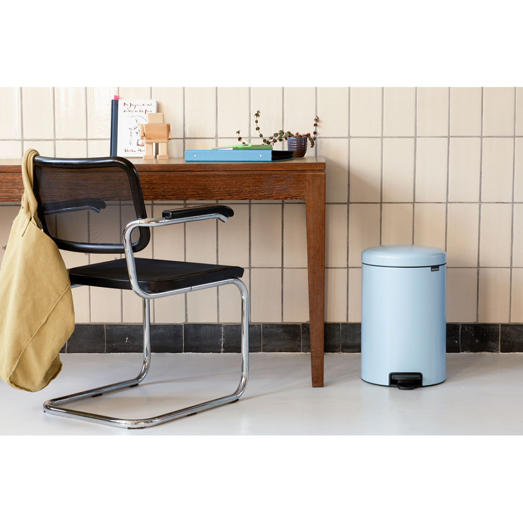 NewIcon Pedal Bin, 20L Dreamy Blue 8710755202544 Brabantia 96dpi 1000x1000px 7 NR 27324