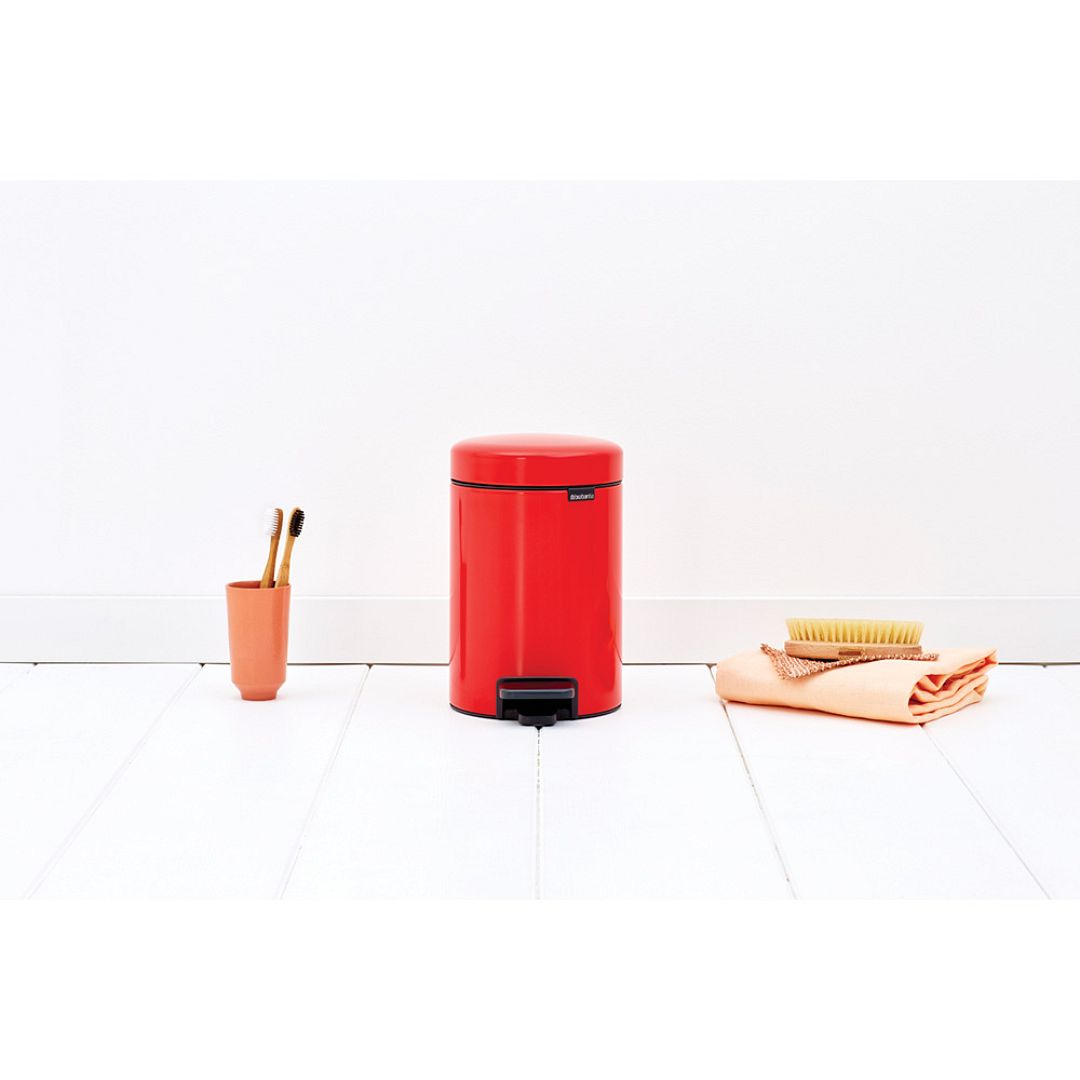 Pedal Bin newIcon, 3L Passion Red 8710755112140 Brabantia 1000x1000px 7 NR 2827