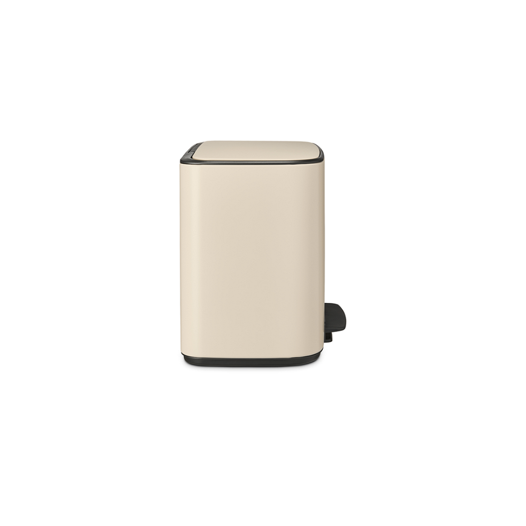 Bo Pedal Bin, 11 + 23L Soft Beige 8710755202247 Brabantia 96dpi 1000x1000px 7 NR 27548