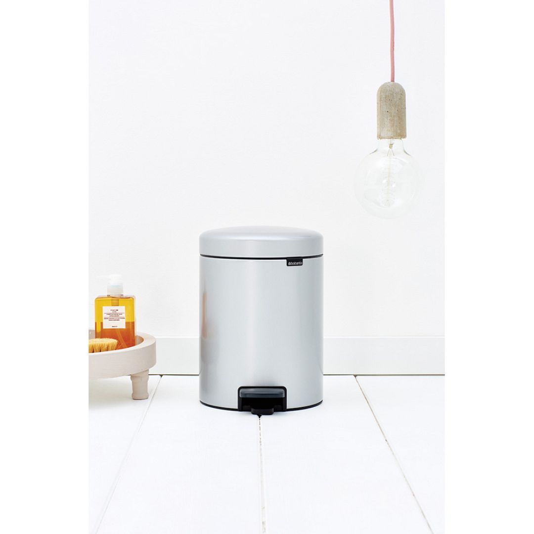 Pedal Bin newIcon, 5L Metallic Grey 8710755112904 Brabantia 1000x1000px 7 NR 2842