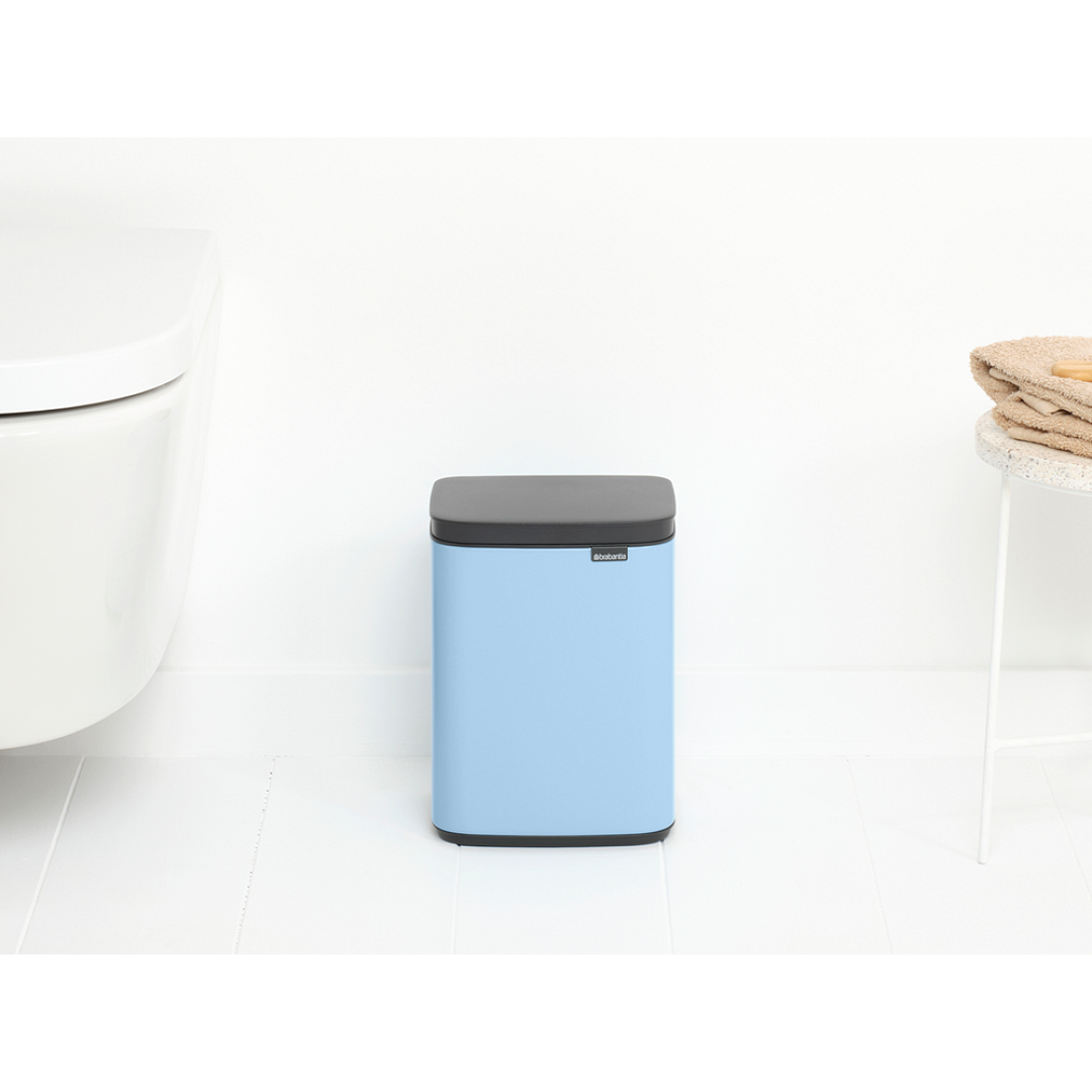 Bo Waste Bin, 4L Dreamy Blue 8710755224003 Brabantia 96dpi 1000x1000px 7 NR 30390