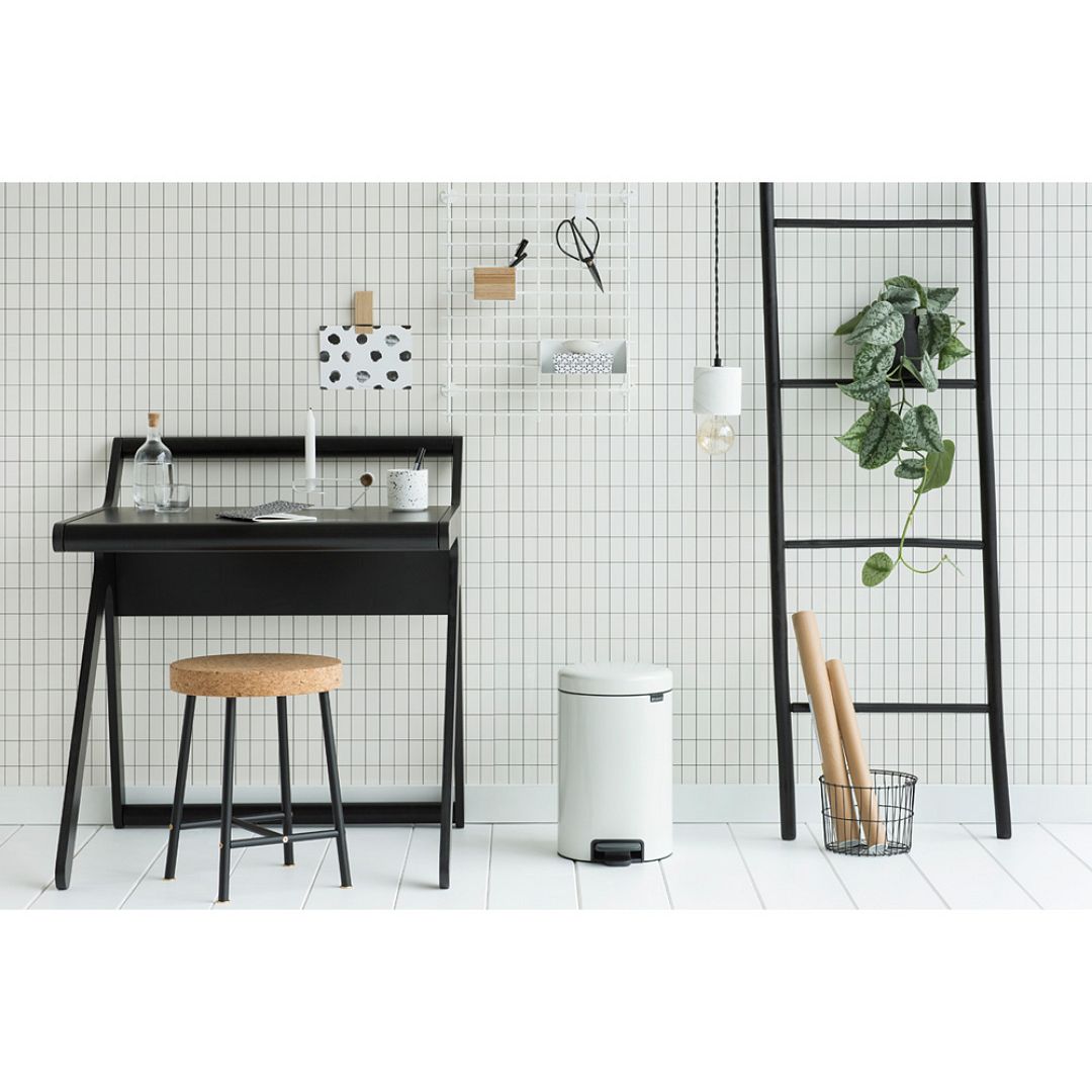 Pedal Bin newIcon, 12L White 8710755111969 Brabantia 1000x1000px 7 NR 8136