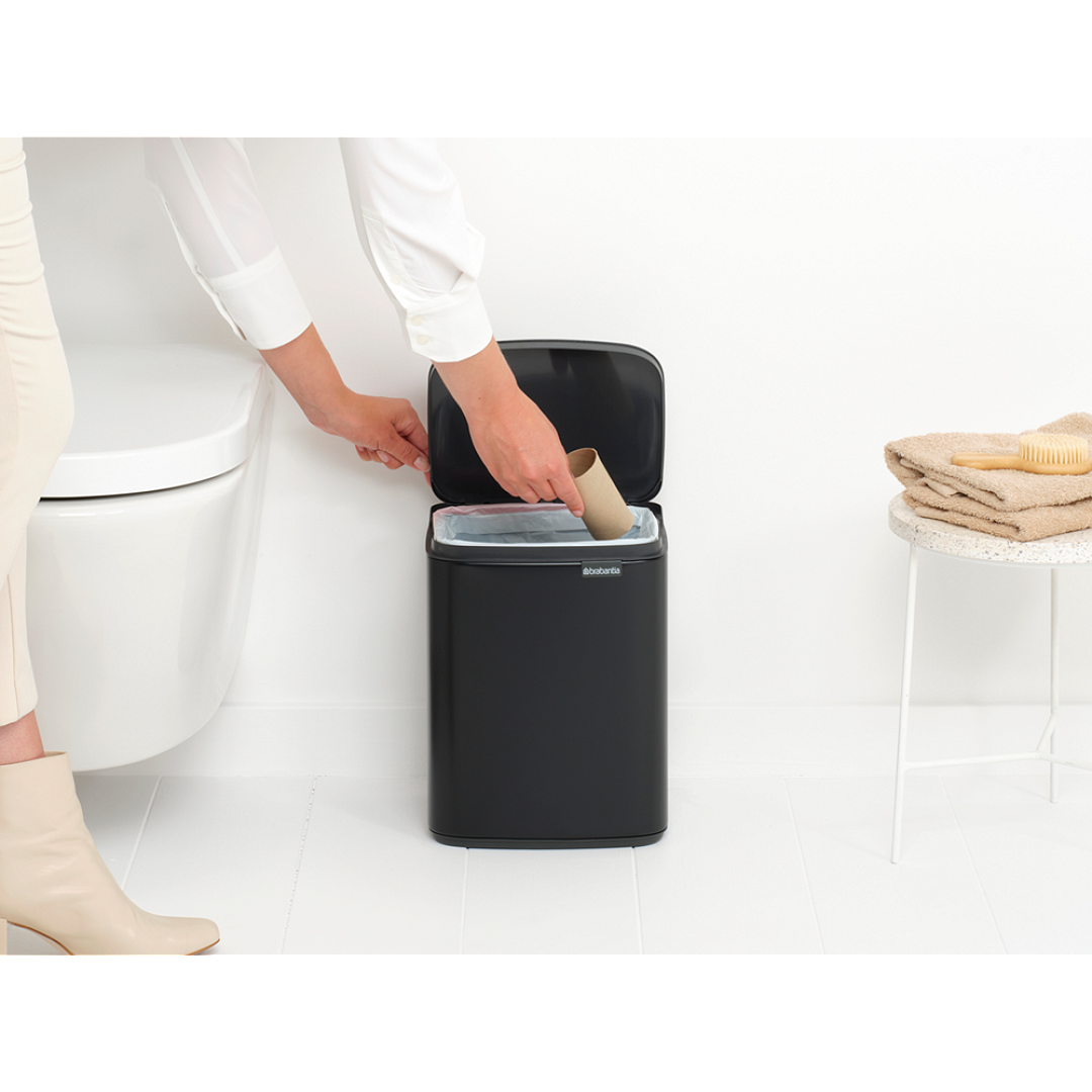 Bo Waste Bin, 7L Matt Black 8710755222900 Brabantia 96dpi 1000x1000px 7 NR 30330