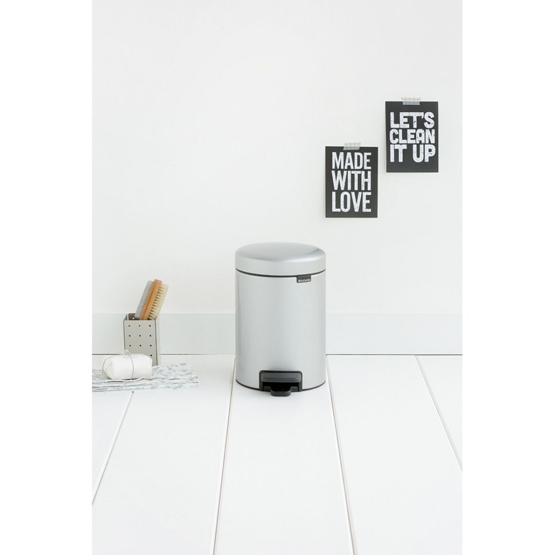 Pedal Bin newIcon, 3L Metallic Grey 8710755113260 Brabantia 1000x1000px 7 NR 2852