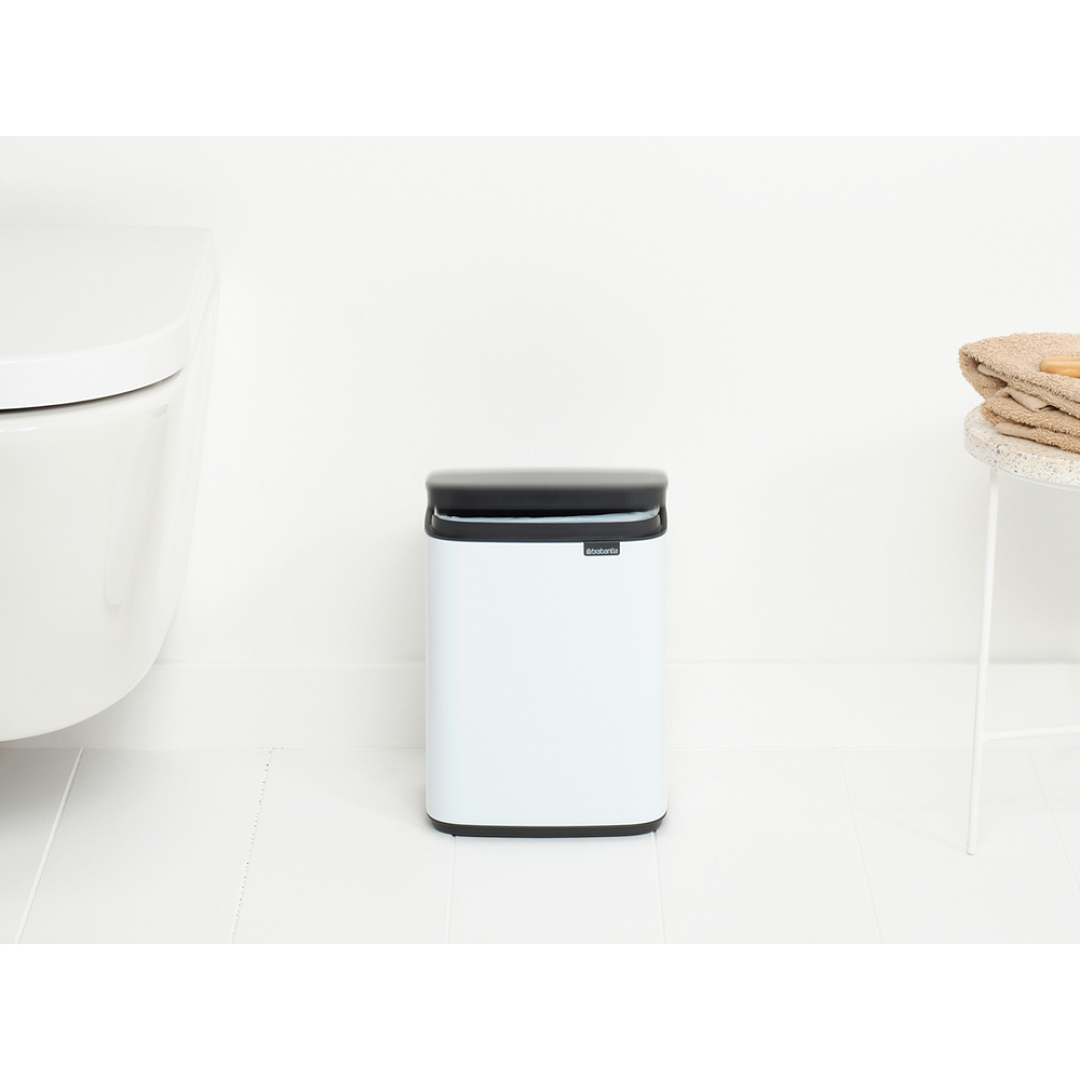 Bo Waste Bin, 4L White 8710755222344 Brabantia 96dpi 1000x1000px 7 NR 30282