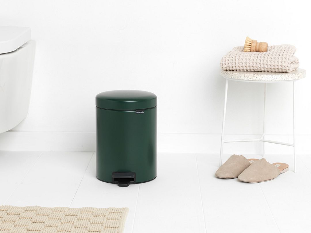 Pedal Bin newIcon, 5L Pine Green 8710755304026 Brabantia 96dpi 1000x750px 7 NR 20781