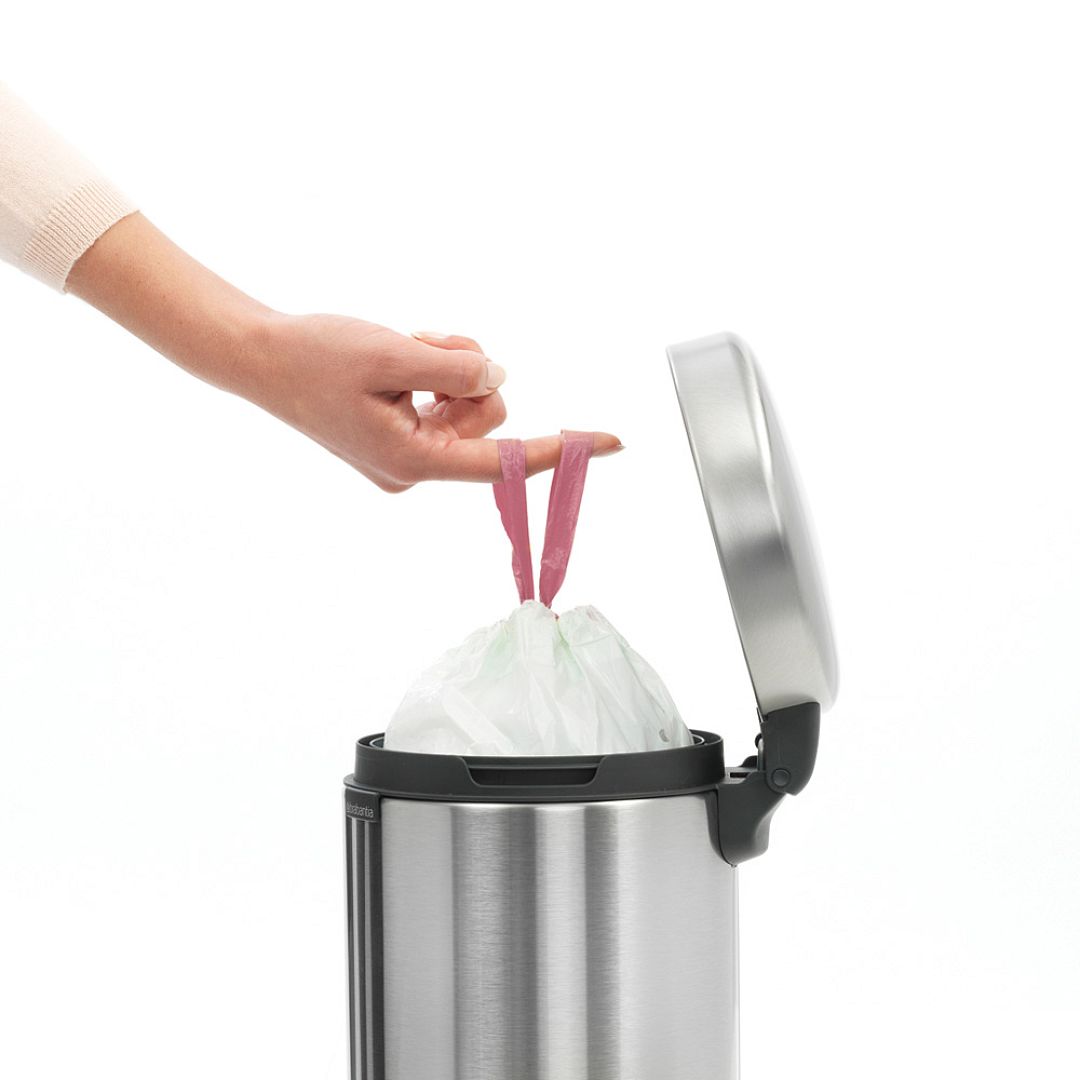 Pedal Bin newIcon, 3L Matt Steel Fingerprint Proof 8710755112164 Brabantia 1000x1000px 7 NR 10846