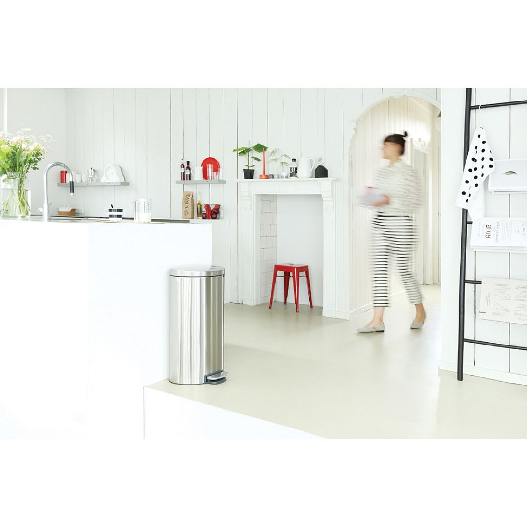 Pedal Bin FlatBack+, 40L Matt Steel Fingerprint Proof 8710755482021 Brabantia 1000x1000px 7 NR 5999