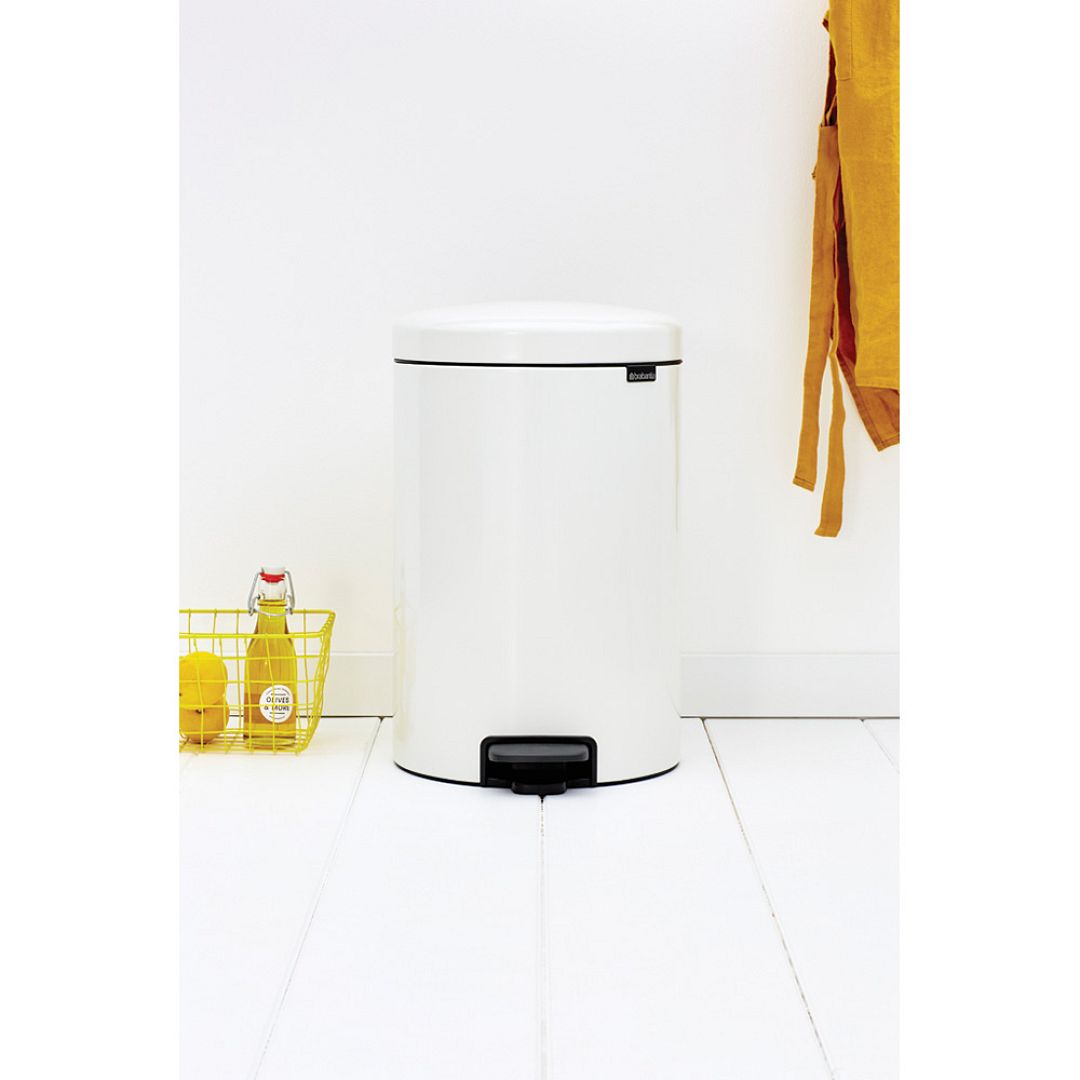 Pedal Bin newIcon, 20L White 8710755111846 Brabantia 1000x1000px 7 NR 2795