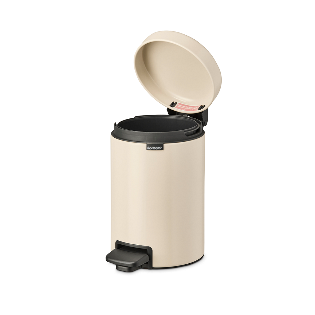 NewIcon Pedal Bin, 3L Soft Beige 8710755149887 Brabantia 96dpi 1000x1000px 7 NR 27472