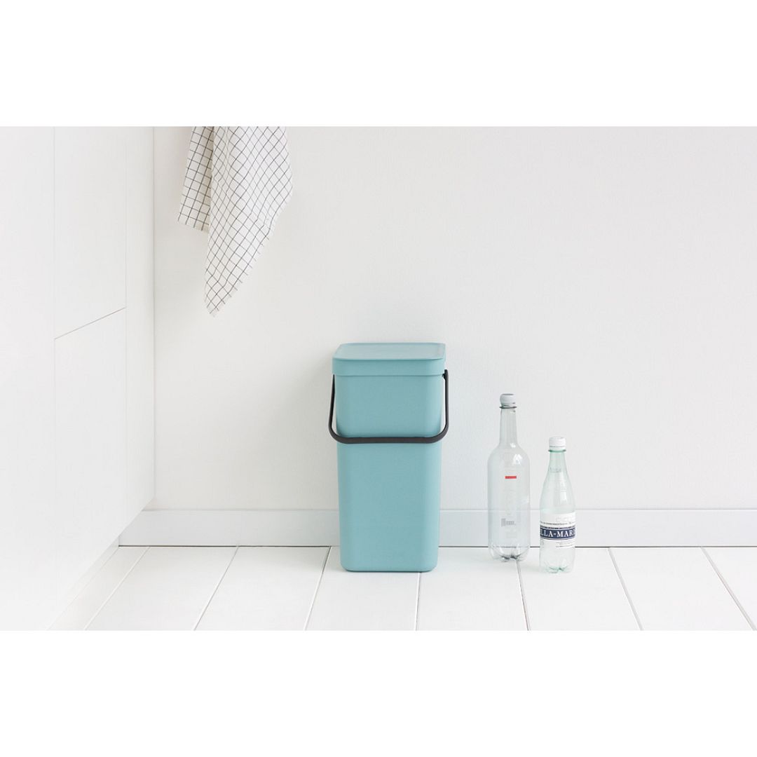 Sort & Go Waste Bin, 16L Mint 8710755109843 Brabantia 1000x1000px 7 NR 2598