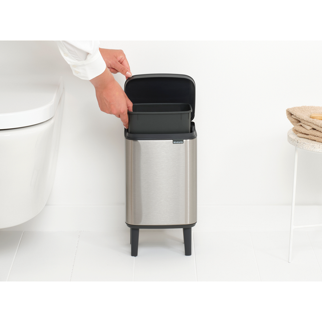 Bo Waste Bin Hi, 4L Matt Steel Fingerprint Proof 8710755227103 Brabantia 96dpi 1000x1000px 7 NR 30409