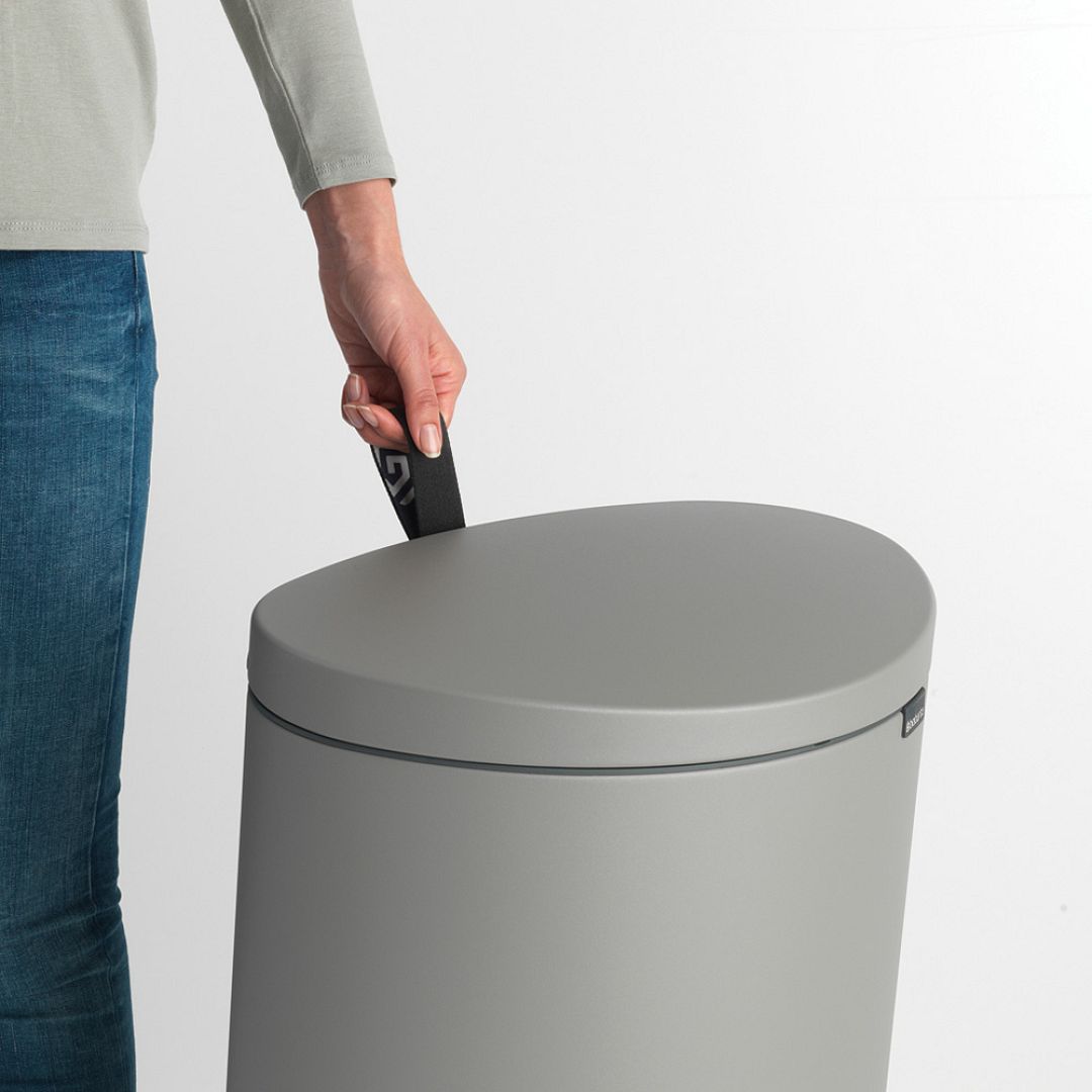 Pedal Bin FlatBack+, 40L Mineral Concrete Grey 8710755119620 Brabantia 96dpi 1000x1000px 7 NR 14212